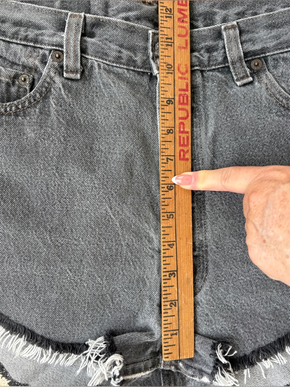 Levi's 501 Authorized Vintage Shorts Women's Grayish Black Denim Cutoffs 33W - Picture 13 of 13